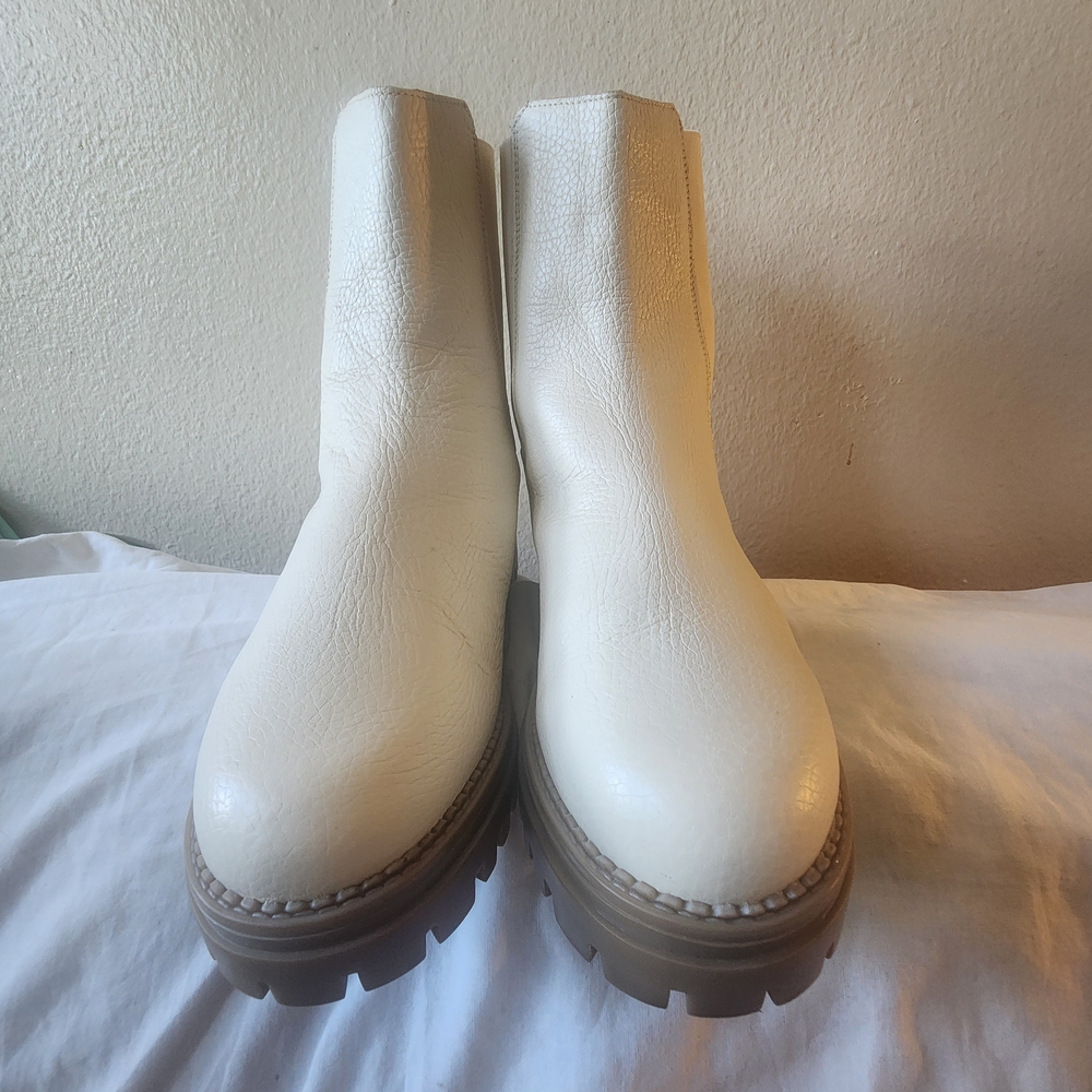 Elegant Cream Ankle Boots Used